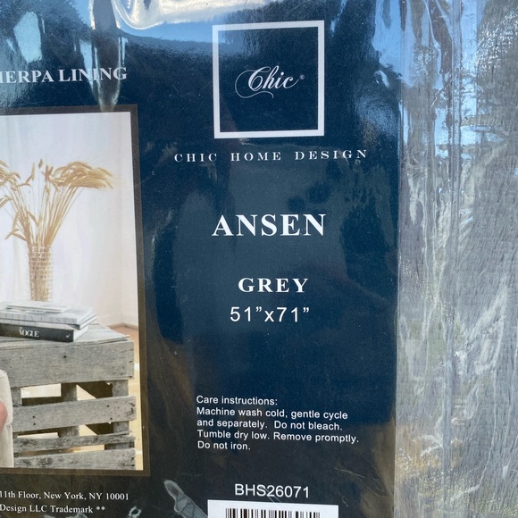 Chic Home Ansen lightweight wearable blanket/snuggie - Picture 4 of 12